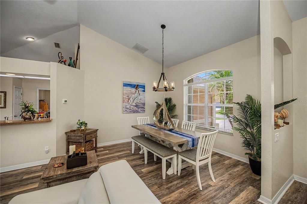 For Sale: $425,000 (3 beds, 2 baths, 1605 Square Feet)