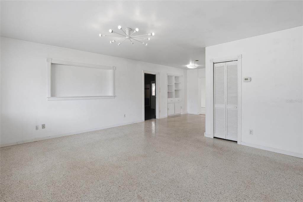 For Sale: $375,000 (3 beds, 3 baths, 1951 Square Feet)