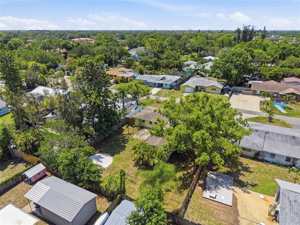 For Sale: $375,000 (3 beds, 3 baths, 1951 Square Feet)