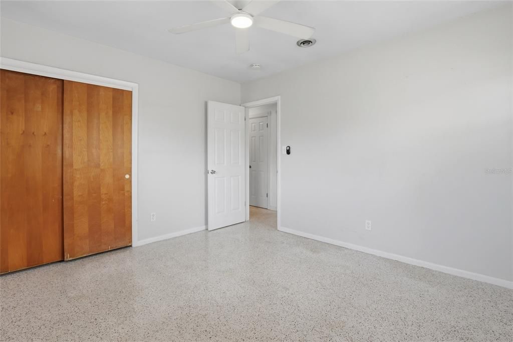 For Sale: $375,000 (3 beds, 3 baths, 1951 Square Feet)