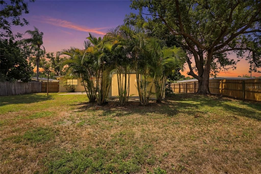 For Sale: $375,000 (3 beds, 3 baths, 1951 Square Feet)