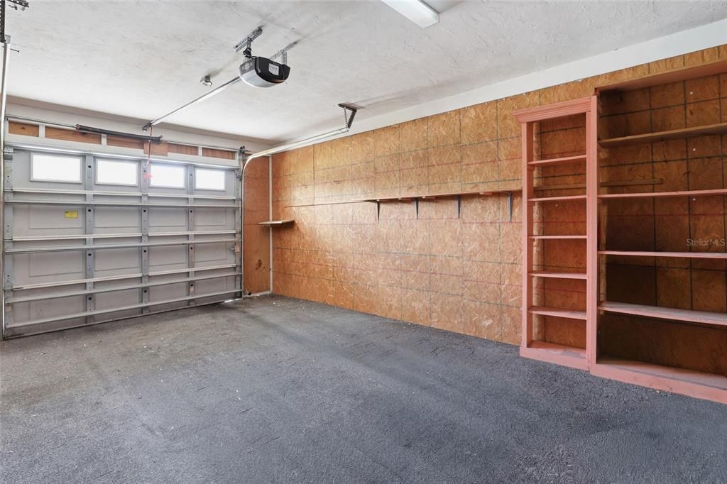 For Sale: $375,000 (3 beds, 3 baths, 1951 Square Feet)