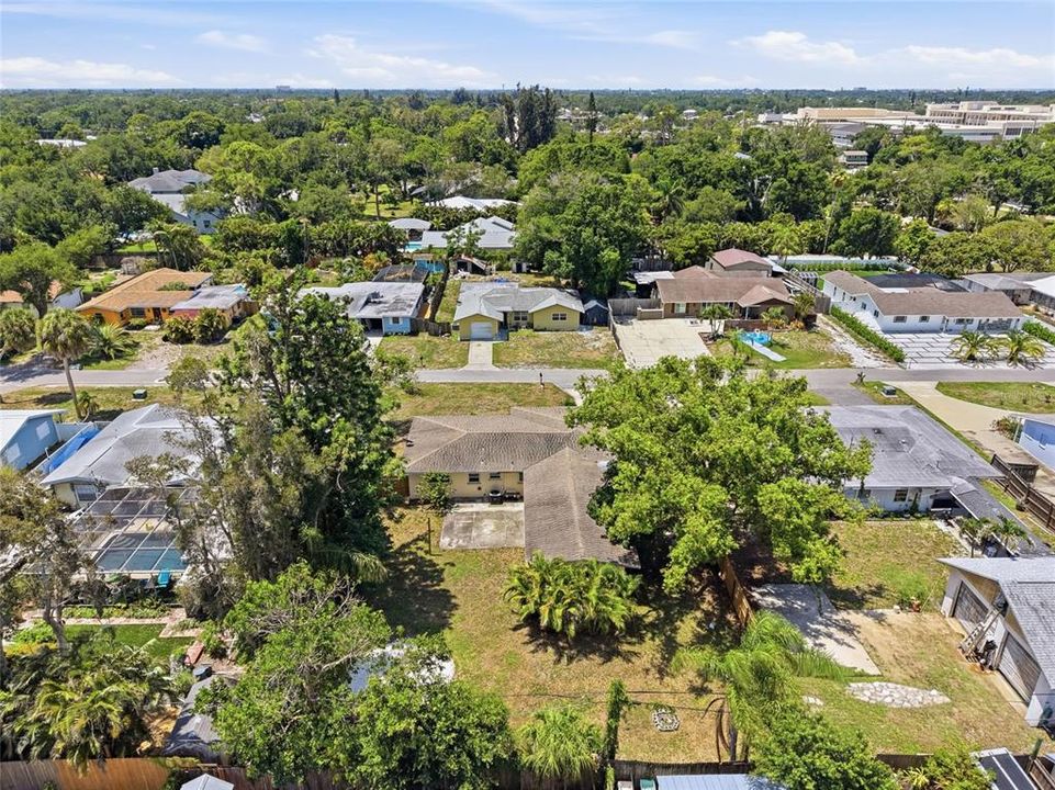 For Sale: $375,000 (3 beds, 3 baths, 1951 Square Feet)
