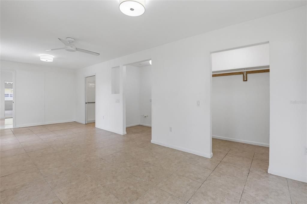 For Sale: $375,000 (3 beds, 3 baths, 1951 Square Feet)