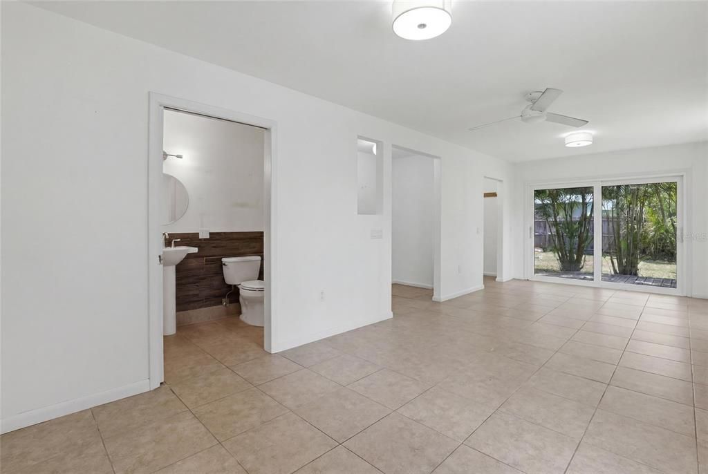 For Sale: $375,000 (3 beds, 3 baths, 1951 Square Feet)