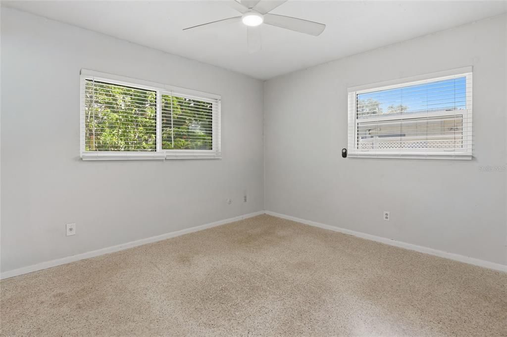 For Sale: $375,000 (3 beds, 3 baths, 1951 Square Feet)