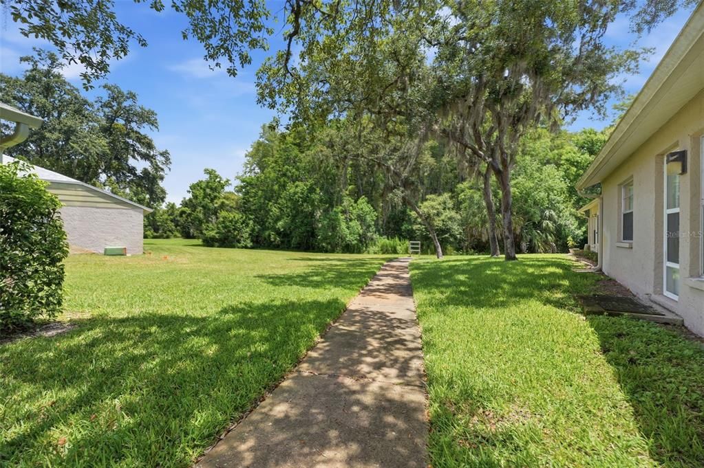 For Sale: $175,000 (2 beds, 2 baths, 1135 Square Feet)