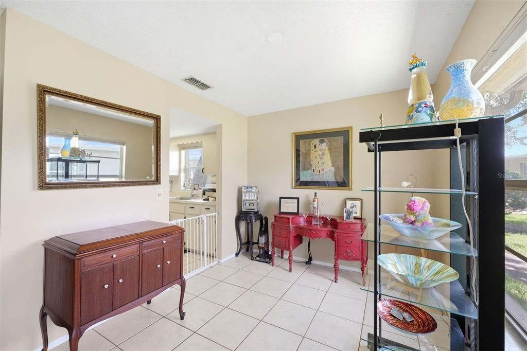 For Sale: $175,000 (2 beds, 2 baths, 1135 Square Feet)