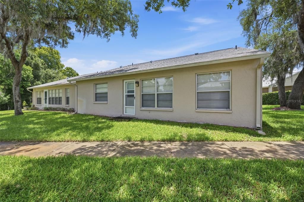 For Sale: $175,000 (2 beds, 2 baths, 1135 Square Feet)