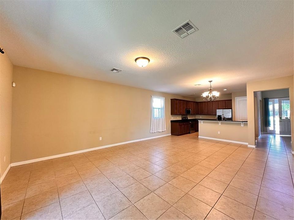 For Sale: $550,000 (3 beds, 2 baths, 2306 Square Feet)