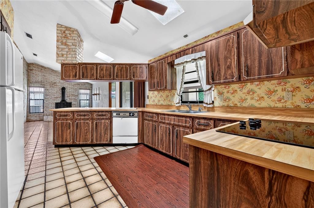 На продажу: $315,000 (3 спален, 2 ванн, 1528 Квадратных фут)