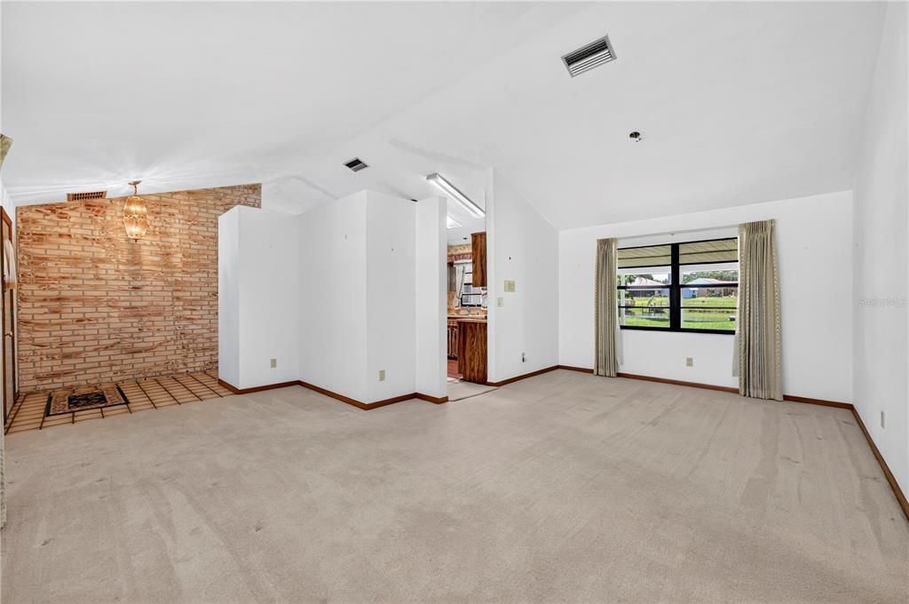На продажу: $315,000 (3 спален, 2 ванн, 1528 Квадратных фут)