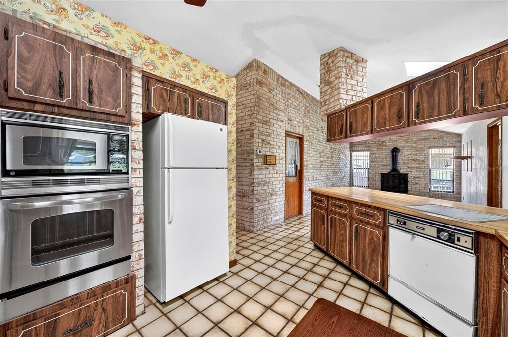На продажу: $315,000 (3 спален, 2 ванн, 1528 Квадратных фут)