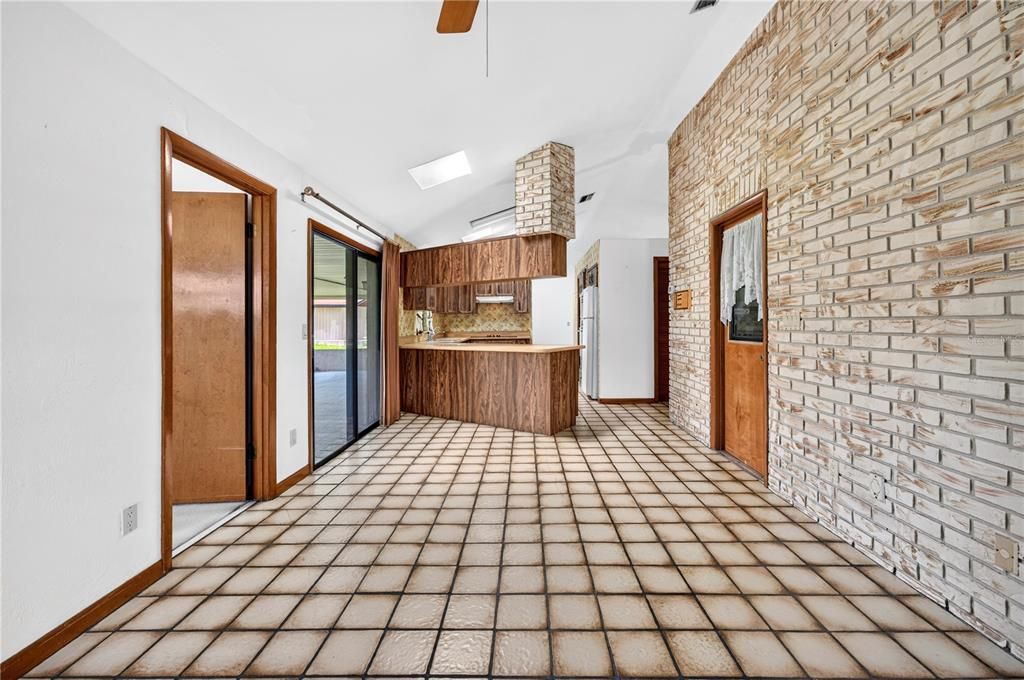 На продажу: $315,000 (3 спален, 2 ванн, 1528 Квадратных фут)