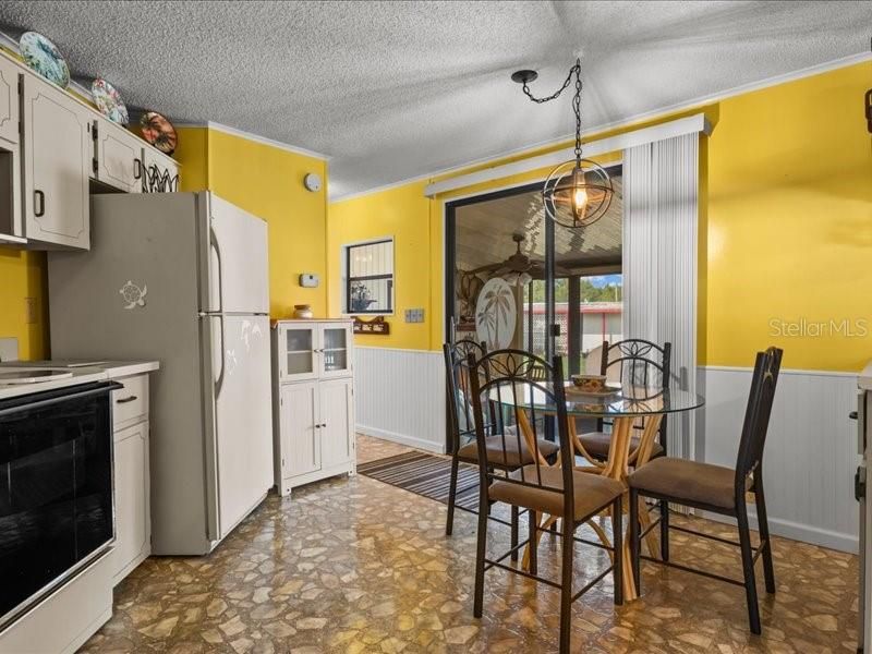 For Sale: $79,900 (2 beds, 2 baths, 840 Square Feet)
