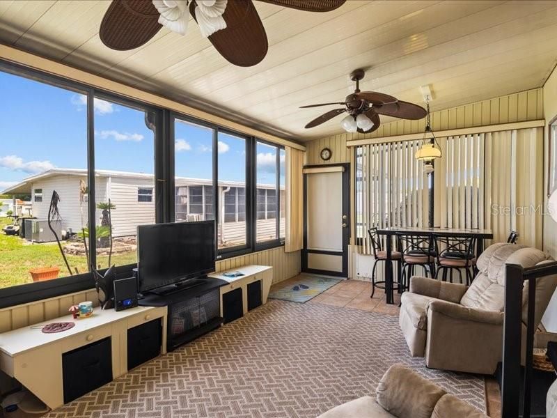 For Sale: $79,900 (2 beds, 2 baths, 840 Square Feet)