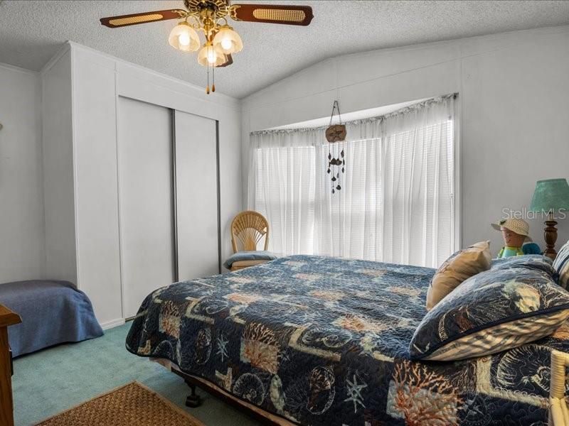 For Sale: $79,900 (2 beds, 2 baths, 840 Square Feet)