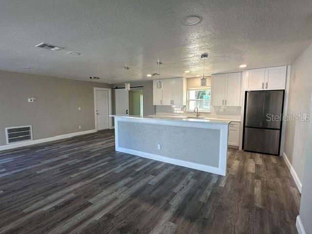 For Rent: $2,795 (3 beds, 2 baths, 1320 Square Feet)