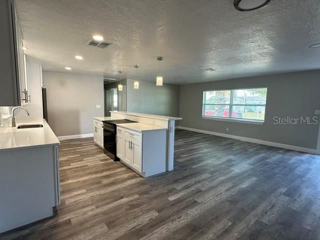 For Rent: $2,795 (3 beds, 2 baths, 1320 Square Feet)
