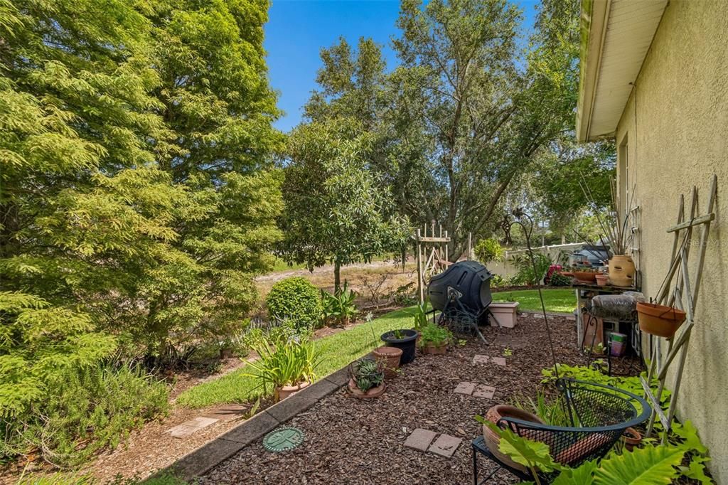 For Sale: $569,500 (4 beds, 2 baths, 2588 Square Feet)