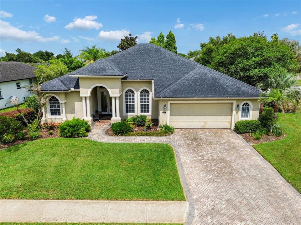 For Sale: $569,500 (4 beds, 2 baths, 2588 Square Feet)