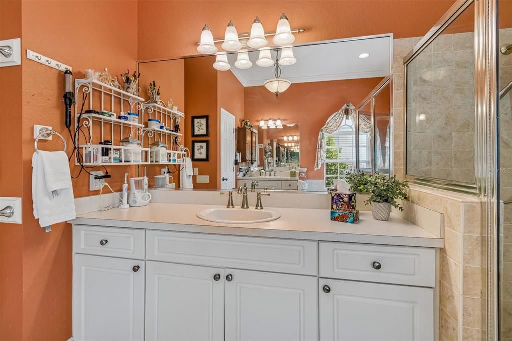 For Sale: $569,500 (4 beds, 2 baths, 2588 Square Feet)
