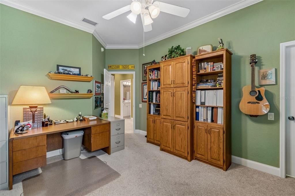 For Sale: $569,500 (4 beds, 2 baths, 2588 Square Feet)
