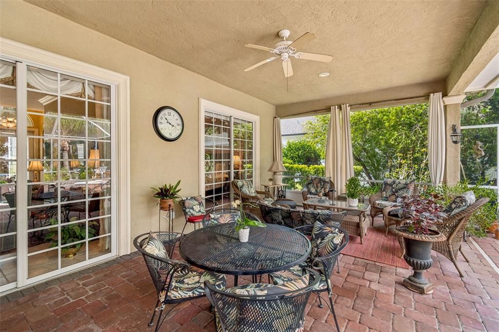 For Sale: $569,500 (4 beds, 2 baths, 2588 Square Feet)