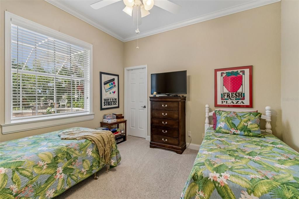 For Sale: $569,500 (4 beds, 2 baths, 2588 Square Feet)