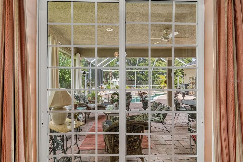For Sale: $569,500 (4 beds, 2 baths, 2588 Square Feet)
