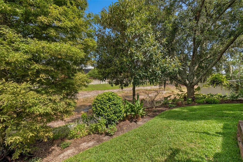 For Sale: $569,500 (4 beds, 2 baths, 2588 Square Feet)