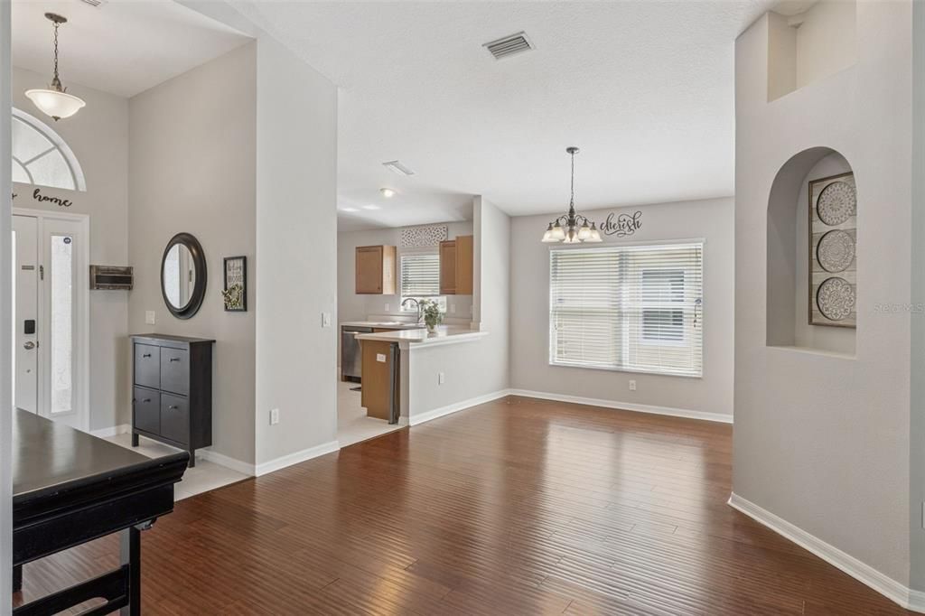 For Sale: $320,000 (3 beds, 2 baths, 1620 Square Feet)