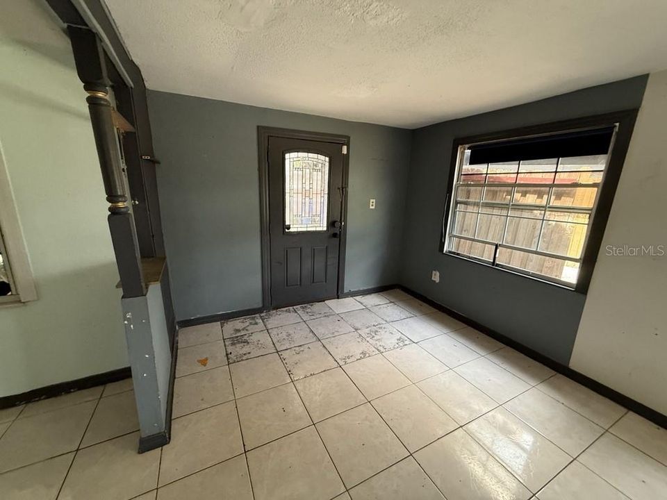 For Sale: $249,900 (3 beds, 1 baths, 1236 Square Feet)