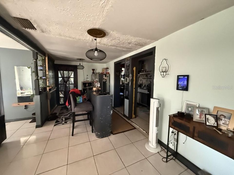 For Sale: $249,900 (3 beds, 1 baths, 1236 Square Feet)