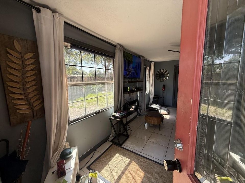 For Sale: $249,900 (3 beds, 1 baths, 1236 Square Feet)