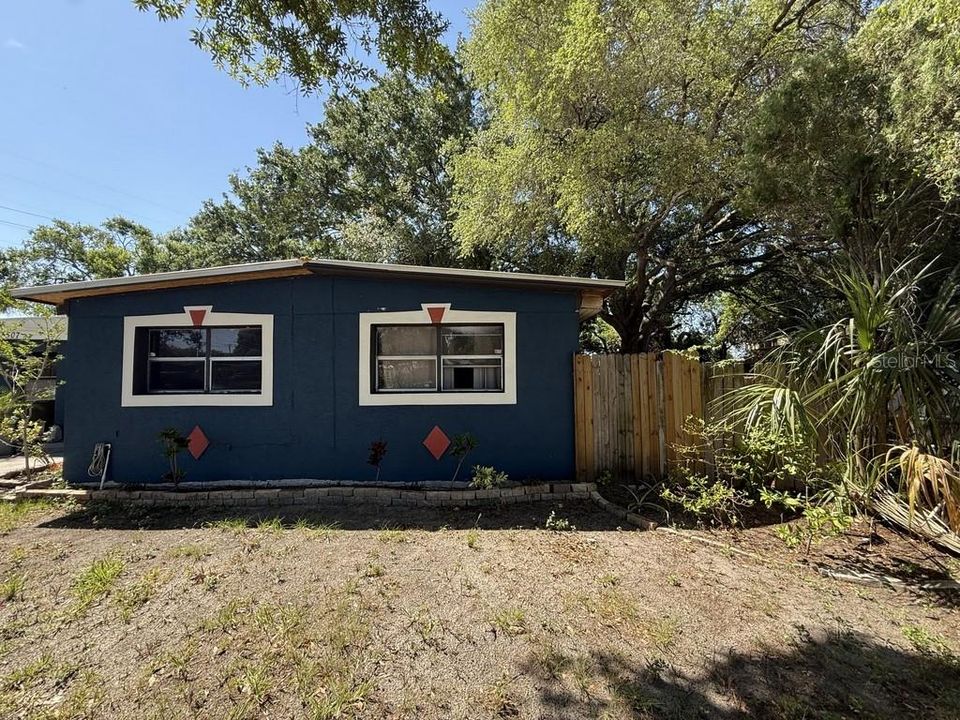 For Sale: $249,900 (3 beds, 1 baths, 1236 Square Feet)