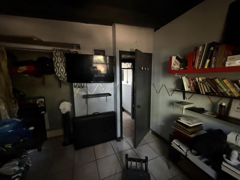 For Sale: $249,900 (3 beds, 1 baths, 1236 Square Feet)