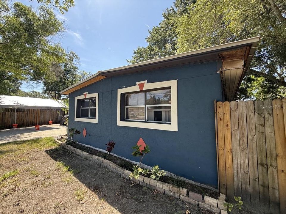 For Sale: $249,900 (3 beds, 1 baths, 1236 Square Feet)
