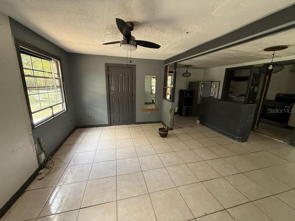 For Sale: $249,900 (3 beds, 1 baths, 1236 Square Feet)