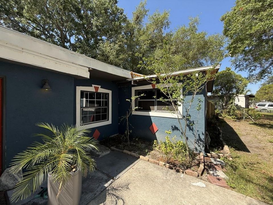 For Sale: $249,900 (3 beds, 1 baths, 1236 Square Feet)