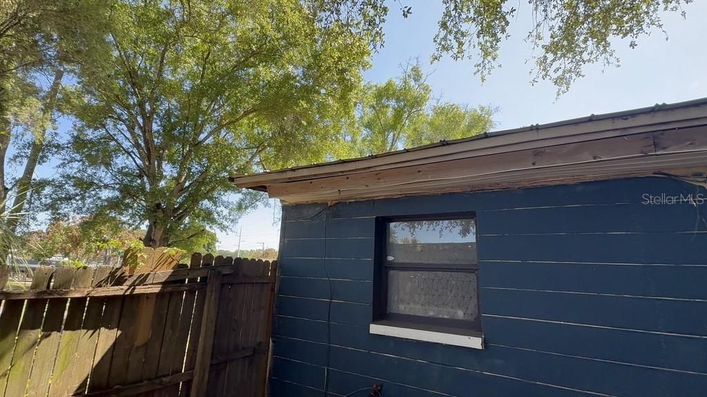 For Sale: $249,900 (3 beds, 1 baths, 1236 Square Feet)