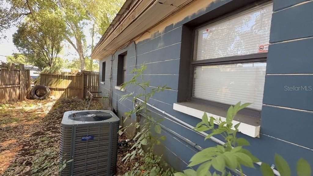 For Sale: $249,900 (3 beds, 1 baths, 1236 Square Feet)