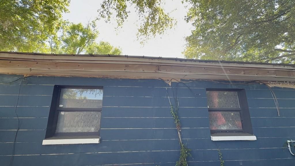 For Sale: $249,900 (3 beds, 1 baths, 1236 Square Feet)