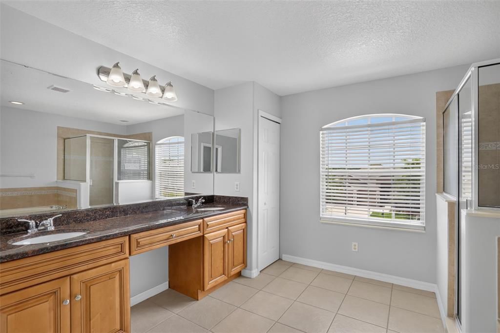 For Sale: $599,900 (5 beds, 4 baths, 4014 Square Feet)