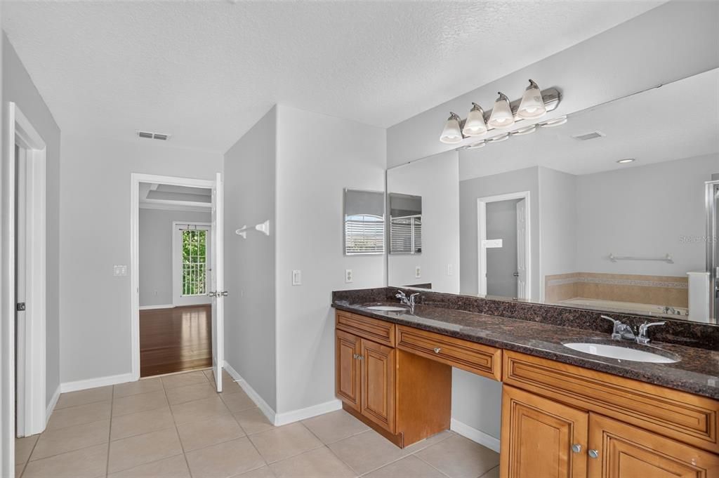 For Sale: $599,900 (5 beds, 4 baths, 4014 Square Feet)