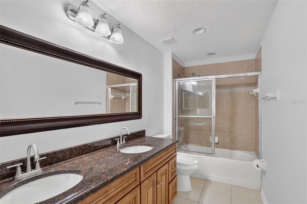 For Sale: $599,900 (5 beds, 4 baths, 4014 Square Feet)