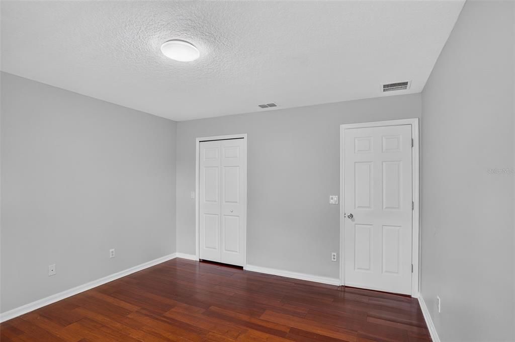 For Sale: $599,900 (5 beds, 4 baths, 4014 Square Feet)