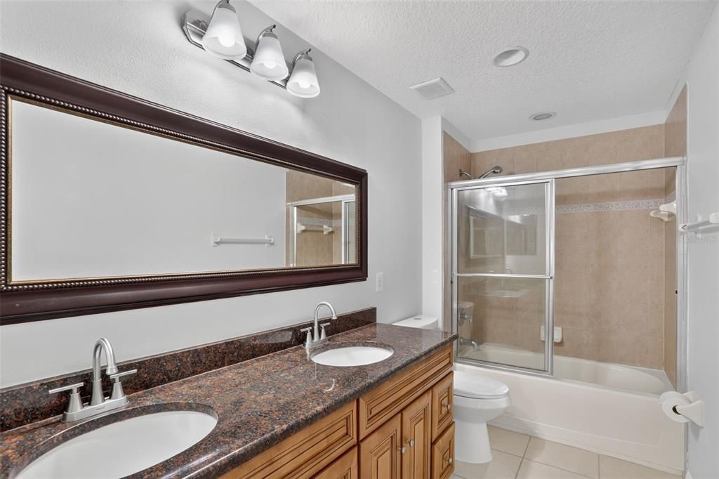 For Sale: $599,900 (5 beds, 4 baths, 4014 Square Feet)