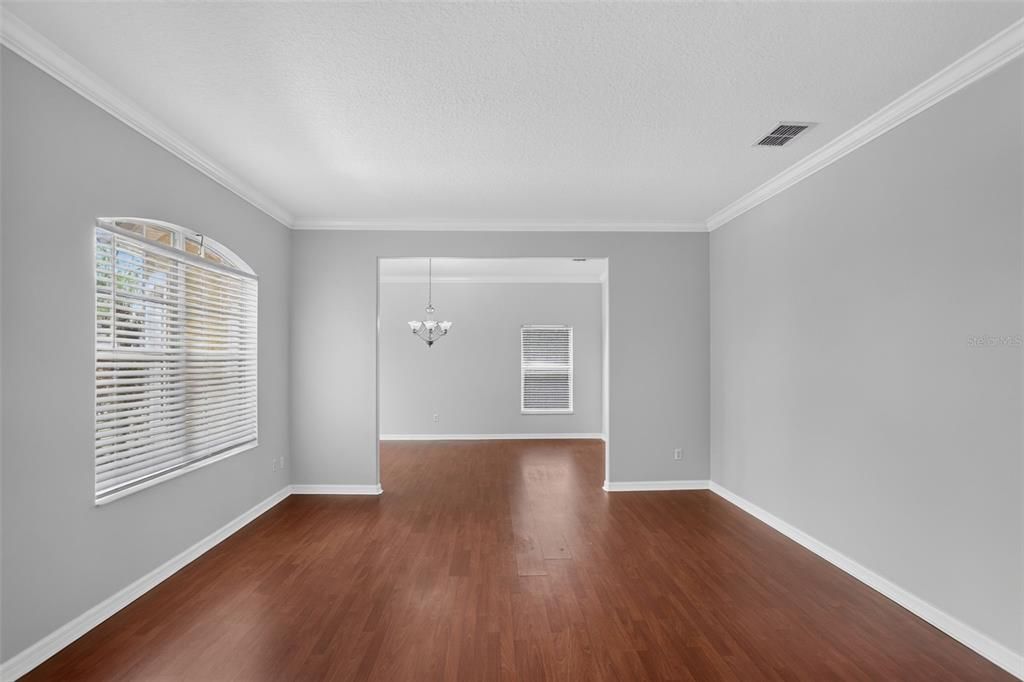 For Sale: $599,900 (5 beds, 4 baths, 4014 Square Feet)