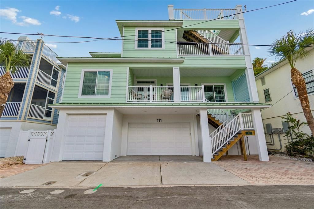 For Sale: $1,449,000 (4 beds, 2 baths, 2111 Square Feet)